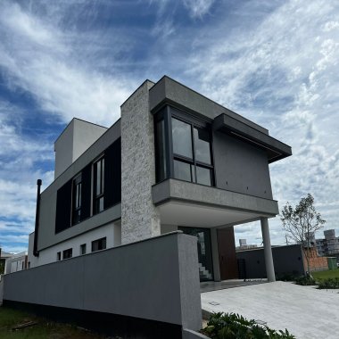 Casa Exclusiva no Condomínio Caledônia, Camboriú - Santa Regina