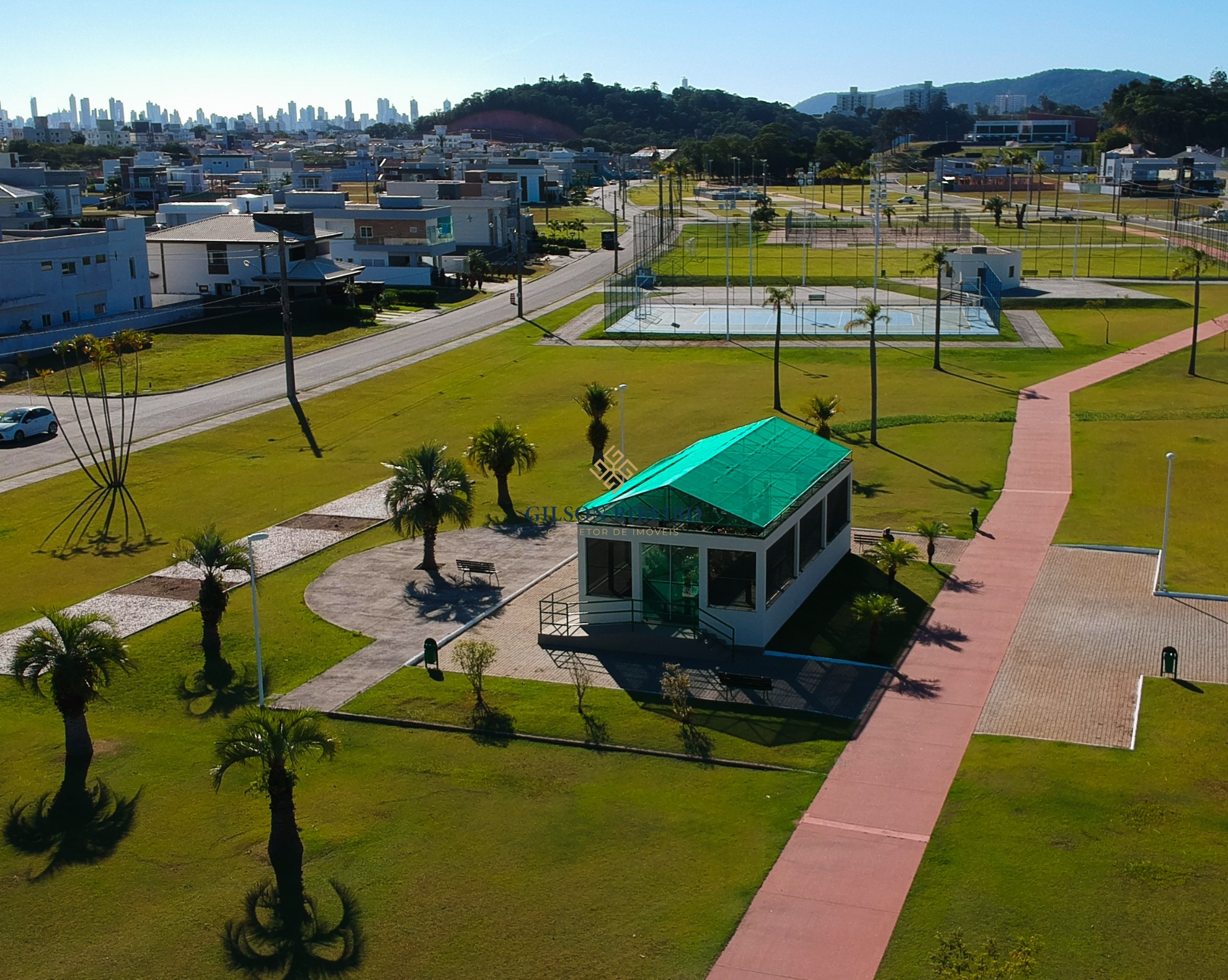 Casa, 3 quartos, 264 m² - Foto 32