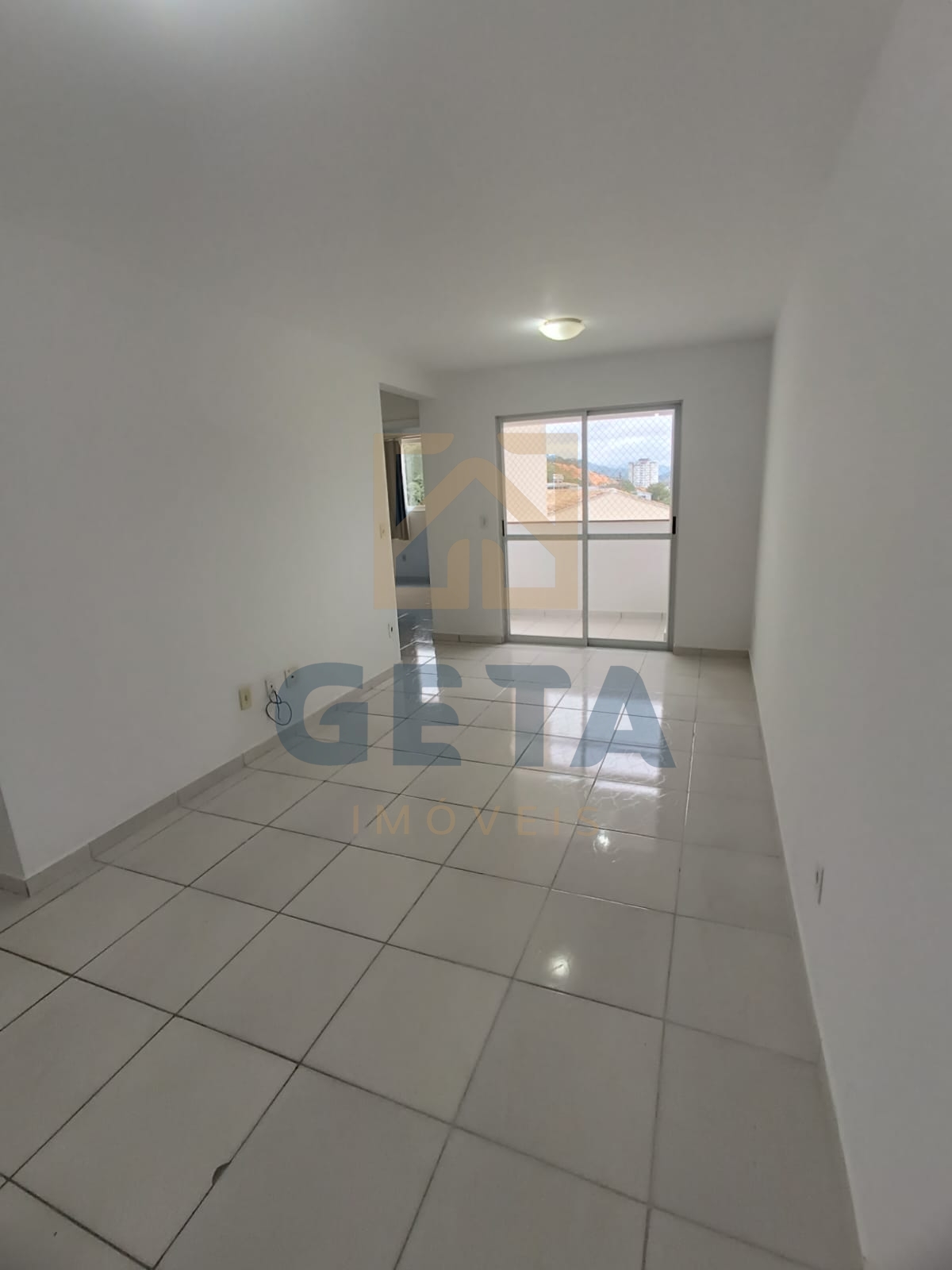 Apartamento 2 quartos para Locação Anual no bairro Lídia Duarte em Camboriú