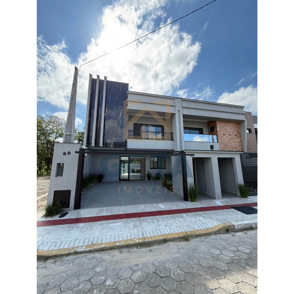 Sobrado de Alto Padrão – Recém-Construído no Bairro Areias, Camboriú