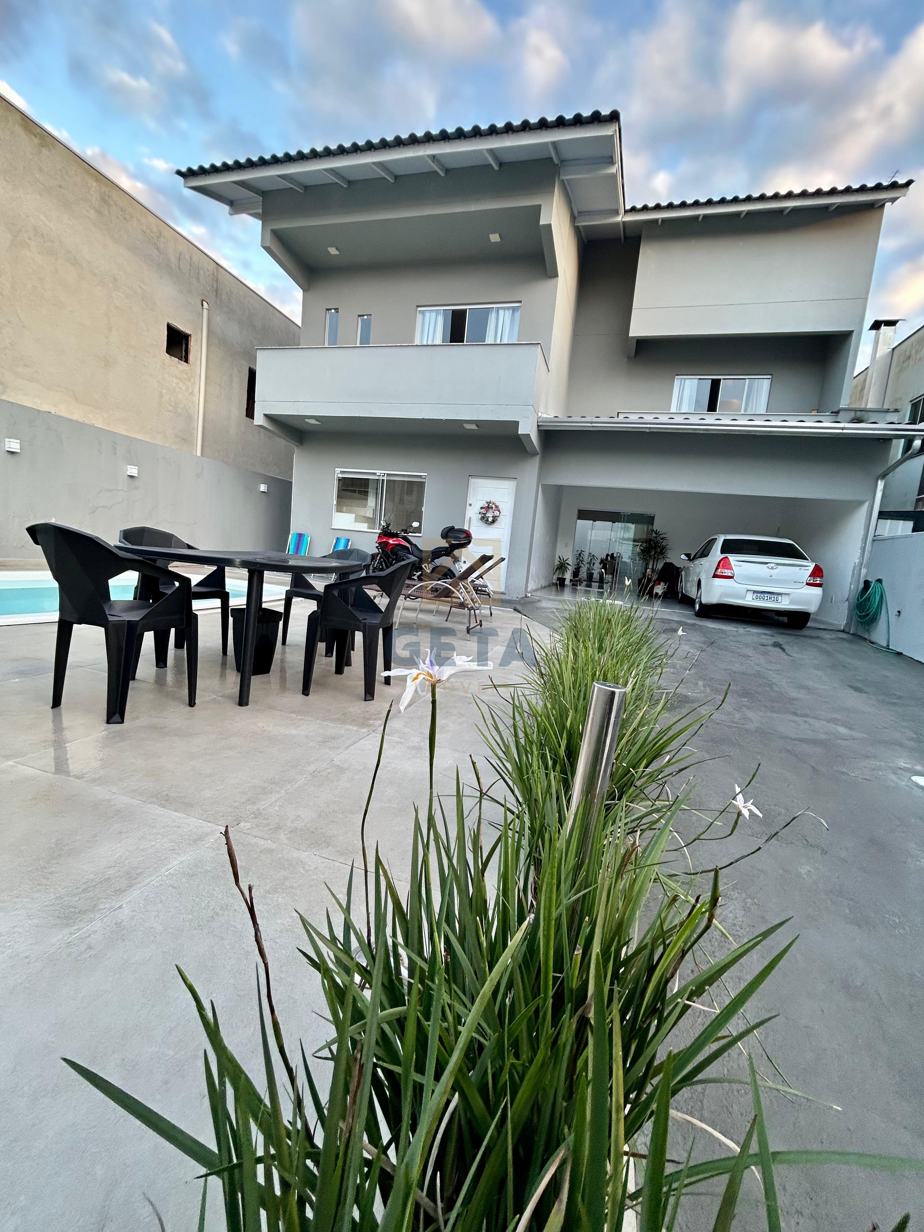Casa dos sonhos à venda em Camboriú –no Centro de Camboriú
