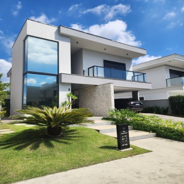 Casa de alto padrão à venda no Condomínio Caledônia – Camboriú/SC Sofisticação e exclusividade Casa de alto padrão à venda no Condomínio Caledônia – Camboriú/SC Sofisticação e exclusividade