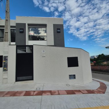 Sobrado com piscina e excelente espaço externo — oportunidade imperdível Sobrado com piscina e excelente espaço externo — oportunidade imperdível