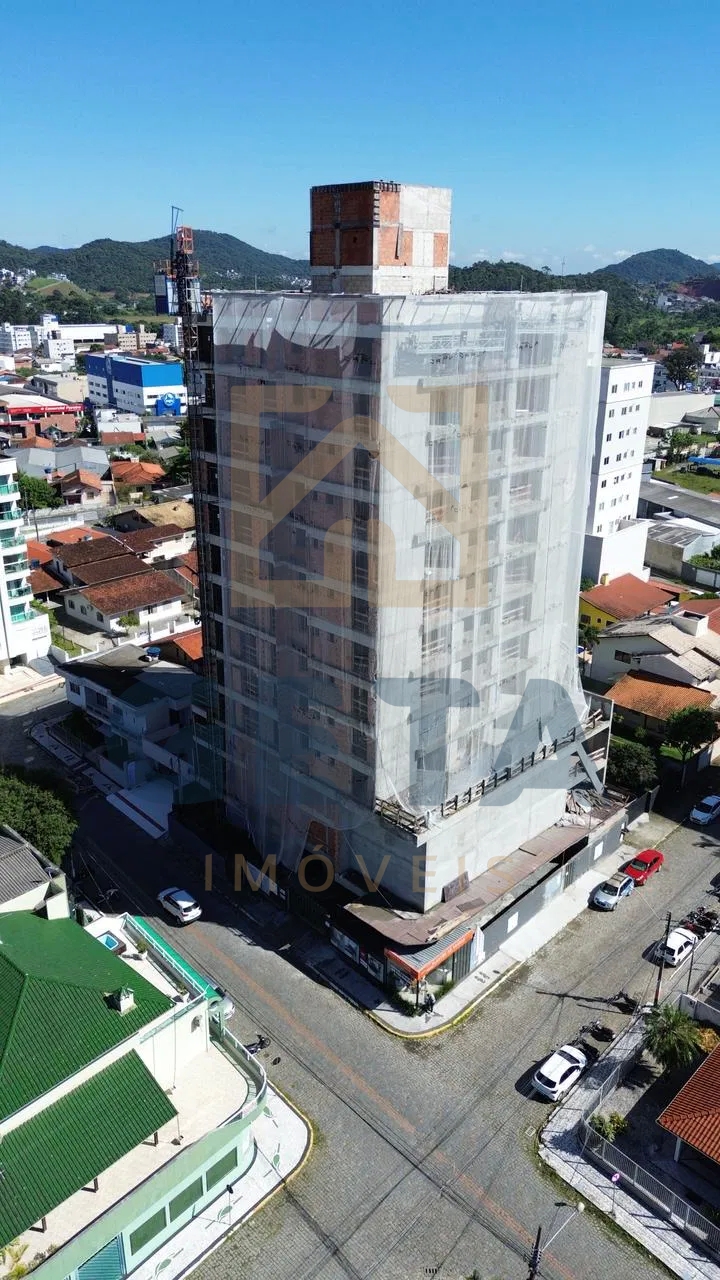 Viva com Estilo: Apartamento de 2 ou 3 Suítes no Centro de Camboriú
