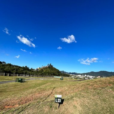 Terreno à Venda em Camboriú, Centro - Condomínio Parque do Lago Terreno à Venda em Camboriú, Centro - Condomínio Parque do Lago